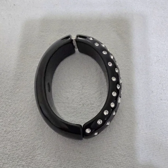 Vtg Kenneth Jay Lane Black Ova Lucite Hinged Bracelet W/Clear Crystal Rhinestone - Picture 2 of 8
